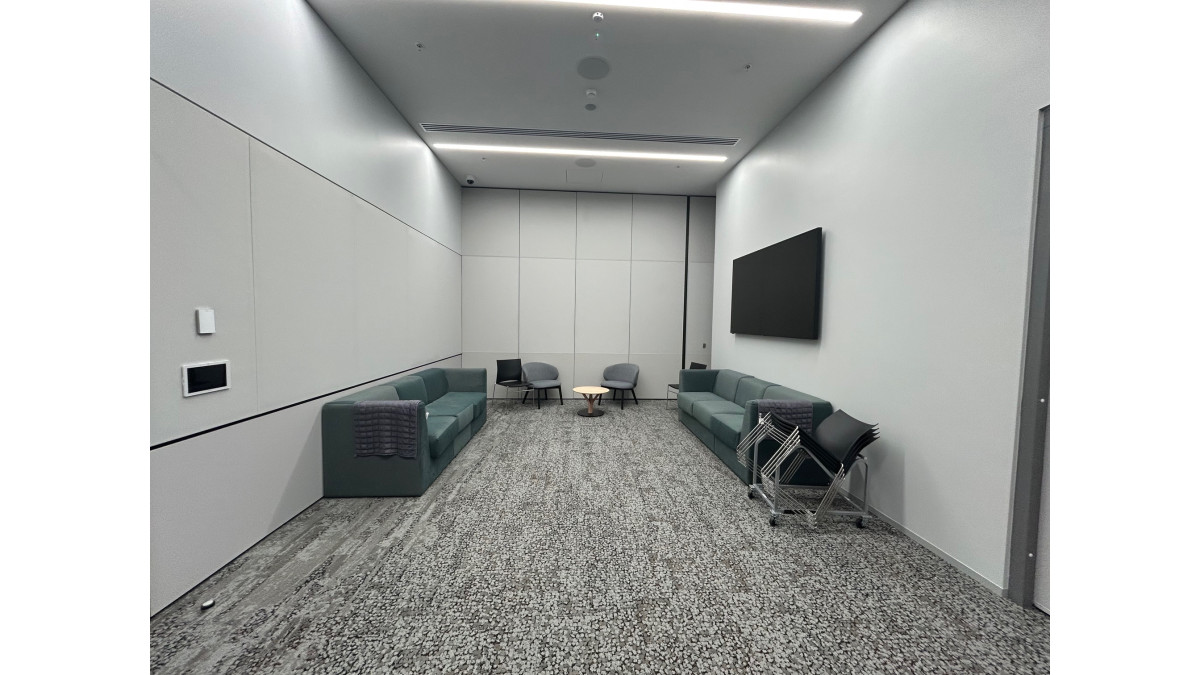 Operable walls provide flexibility for meeting room spaces.