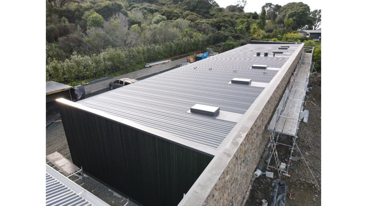 True Oak Deep has become a popular choice for new builds due to its eye-catching appearance, exceptional strength and suitability for lower pitched roof designs.