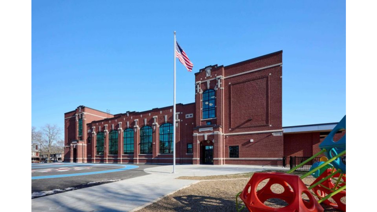 Architect: Crabtree, Rohrbaugh & Associates<br />
Project features: Steele Elementary School in Harrisburg, Pennsylvania, is over 110 years old; revitalised, expanded, and redesigned to meet future needs. Utilises Technoform thermal breaks and hybrid warm edge spacers, improving energy efficiency, condensation resistance, daylighting, and occupant comfort.