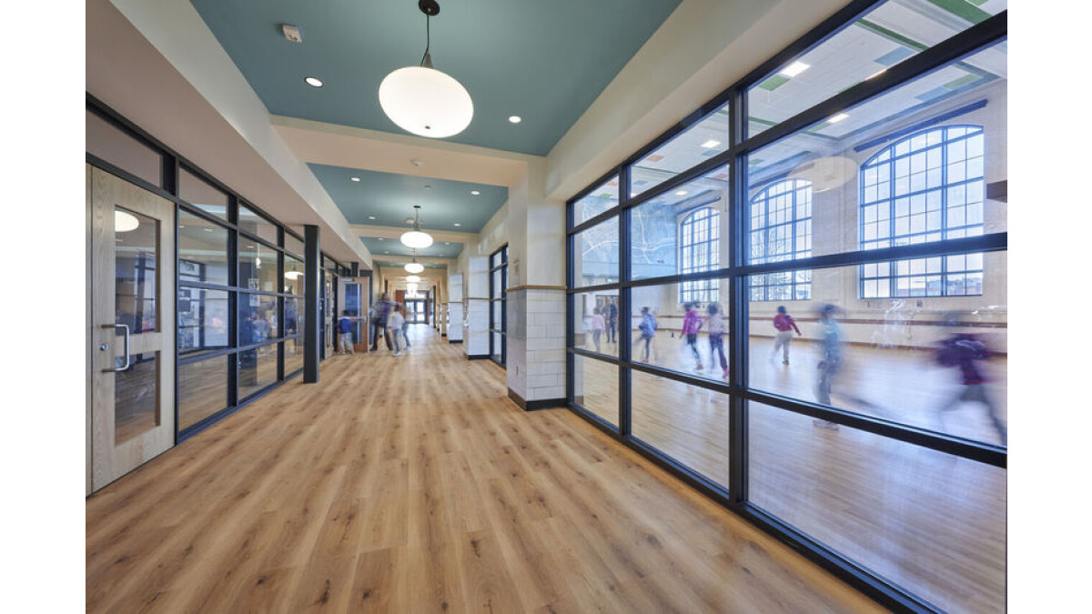 Architect: Crabtree, Rohrbaugh & Associates<br />
Project features: Steele Elementary School in Harrisburg, Pennsylvania, is over 110 years old; revitalised, expanded, and redesigned to meet future needs. Utilises Technoform thermal breaks and hybrid warm edge spacers, improving energy efficiency, condensation resistance, daylighting, and occupant comfort.