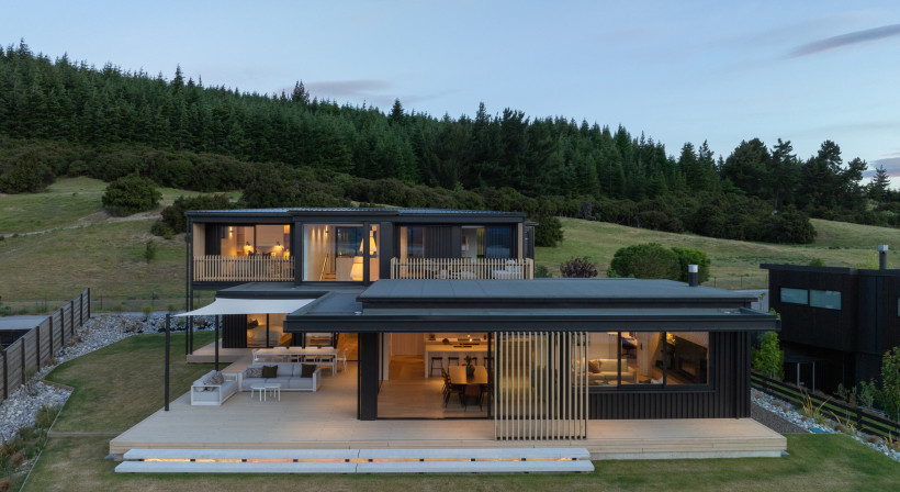 Umbra Lux: Achieving Thermal Efficiency and Unobstructed Views in Wanaka