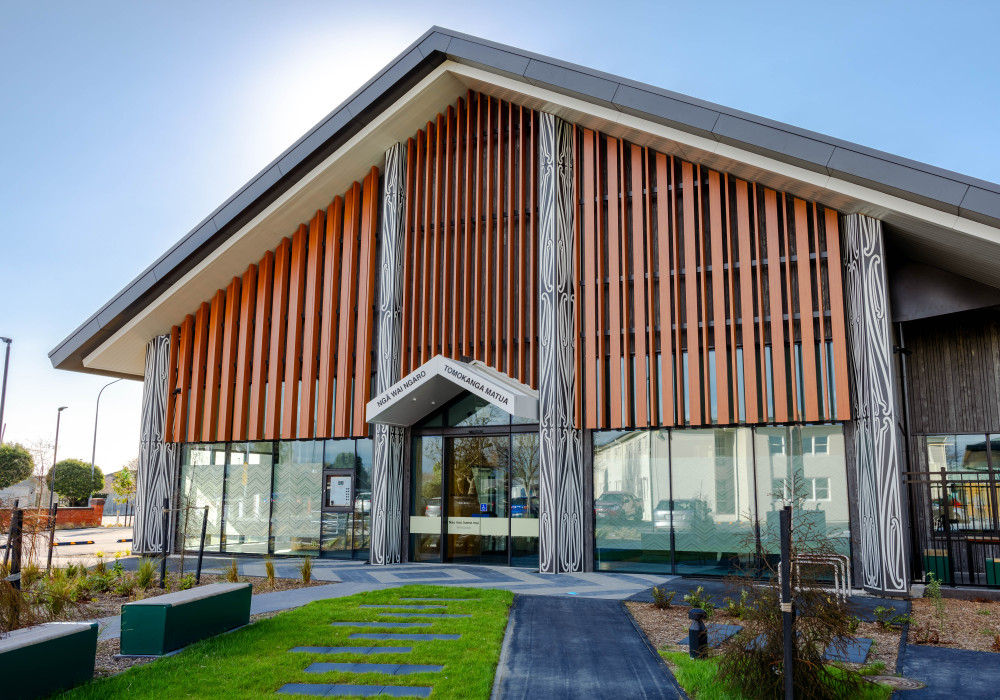 Timber-Look Aluminium Louvres Bring Warmth to New Mental Health Facility