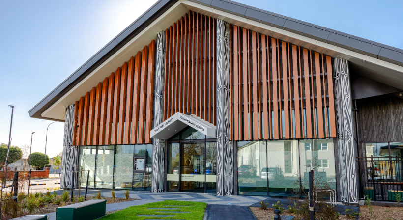 Timber-Look Aluminium Louvres Bring Warmth to New Mental Health Facility