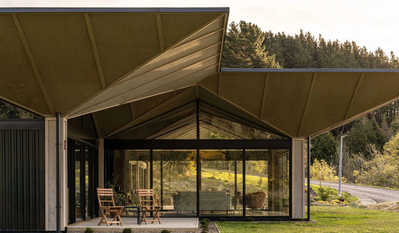 Award-Winning House Used Metro Series ThermalHeart+