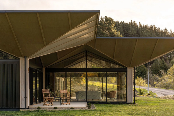 Award-Winning House Used Metro Series ThermalHeart+