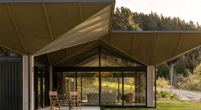 Award-Winning House Used Metro Series ThermalHeart+