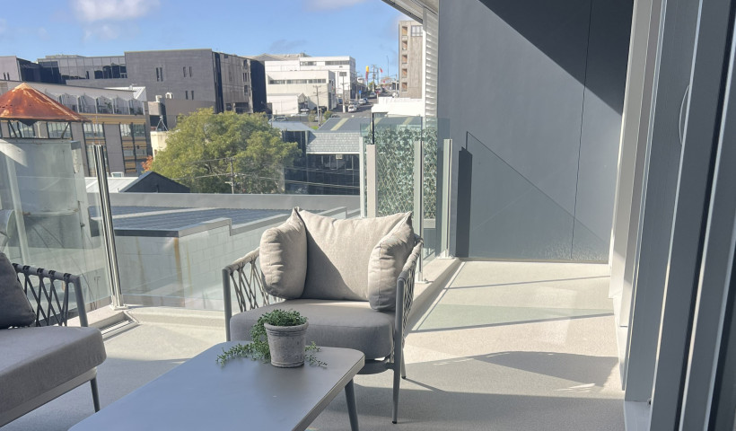 Viking Dec-K-ing Helps Deliver Durable Apartment Walkways and Decks