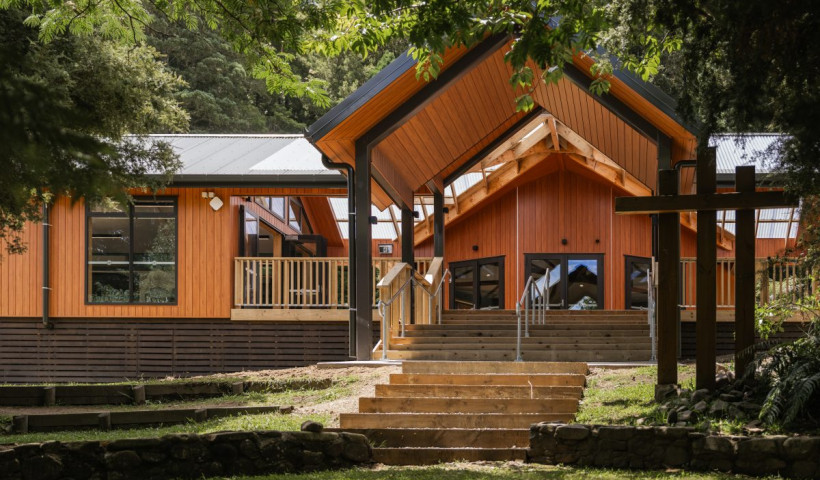 Achieving a Low Maintenance Woodgrain Facade for a Remote Outdoor Education Campus