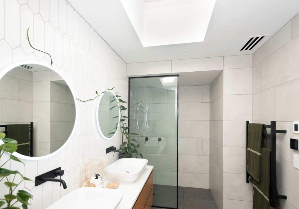 Managing Bathroom Moisture Without Compromising Interior Design