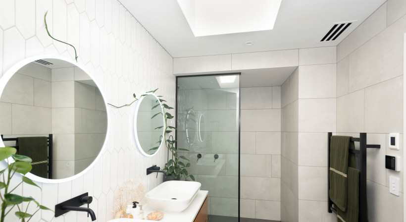 Managing Bathroom Moisture Without Compromising Interior Design