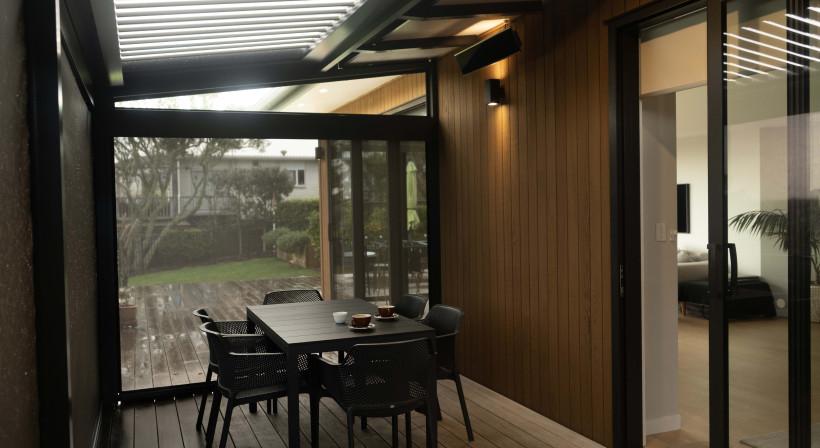 Coffee, Uninterupted: This Outdoor Room Adapts, So You Don’t Have To