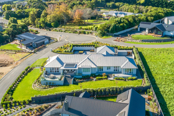 A Roof Designed to Be Seen: Custom Orb Crowns a Multi-Award-Winning Christchurch Home