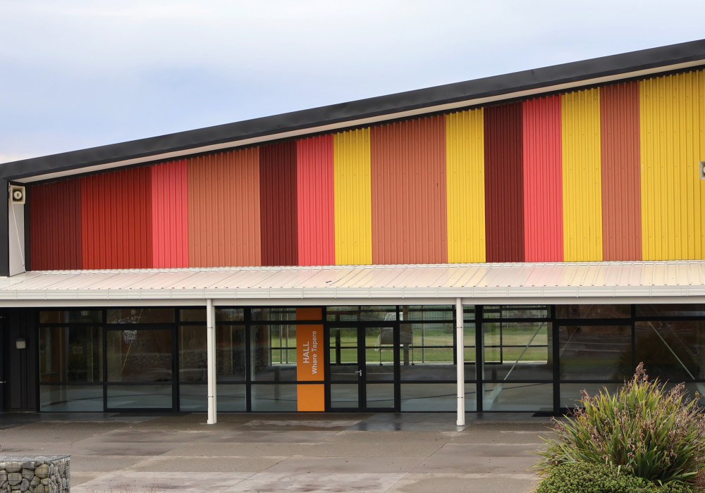 Smart Logistics and NZ Manufacturing Deliver 4,300m² Insulated Roof on a Tight Schedule