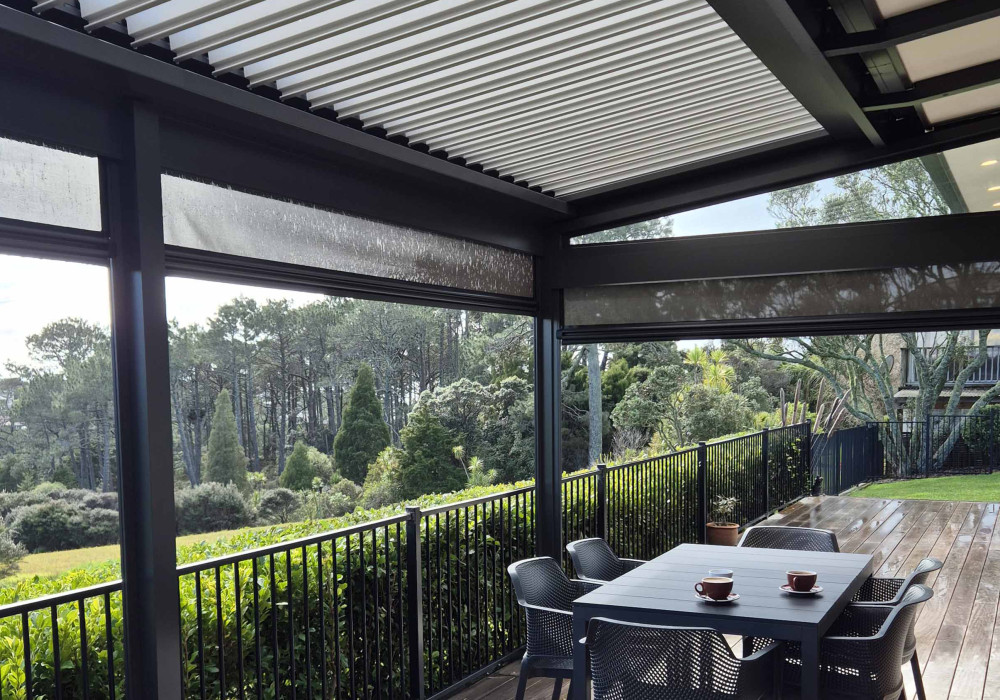 Coffee, Uninterupted: This Outdoor Room Adapts, So You Don’t Have To