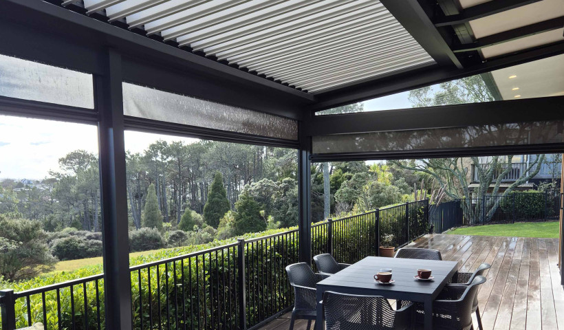 Coffee, Uninterupted: This Outdoor Room Adapts, So You Don’t Have To