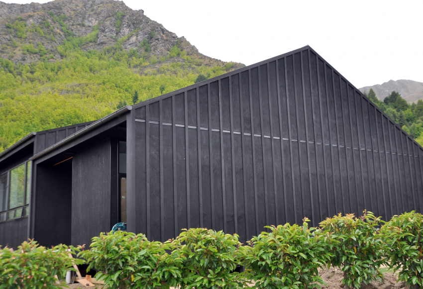 Shadowclad Achieves the Look for Arrowtown Architects by Carter Holt